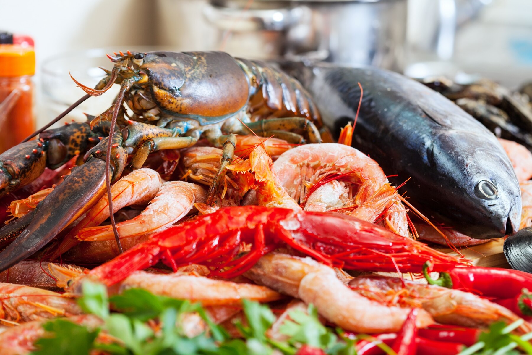 still-life-with-uncooked-seafoods_1398-3683